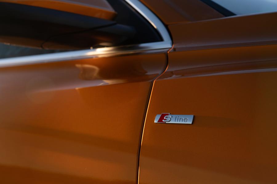 Детали экстерьера Audi Q8 55 TFSI Quattro S-Line 2018 года  (AU) (фото 35 из 40)